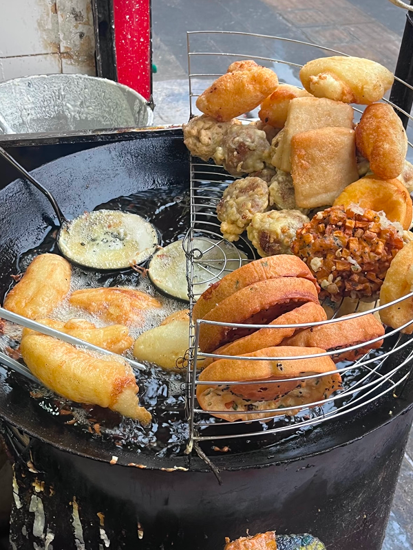 Wuhan's Breakfast: Explore The local market with best snack