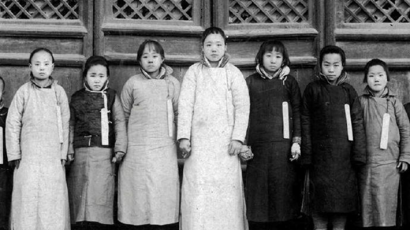 6 Ghost Stories Locals Whisper After Dark