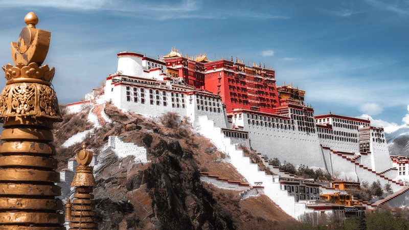 Perched atop Marpo Ri Hill in Lhasa, the Potala Palace is a majestic testament to Tibetan architecture and Buddhist spirituality, once serving as the winter residence of the Dalai Lama.