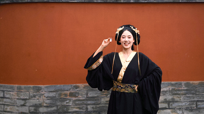 Dressing in ancient-style attire and walking through the Forbidden City in Beijing is one of the city's most worthwhile travel experiences.