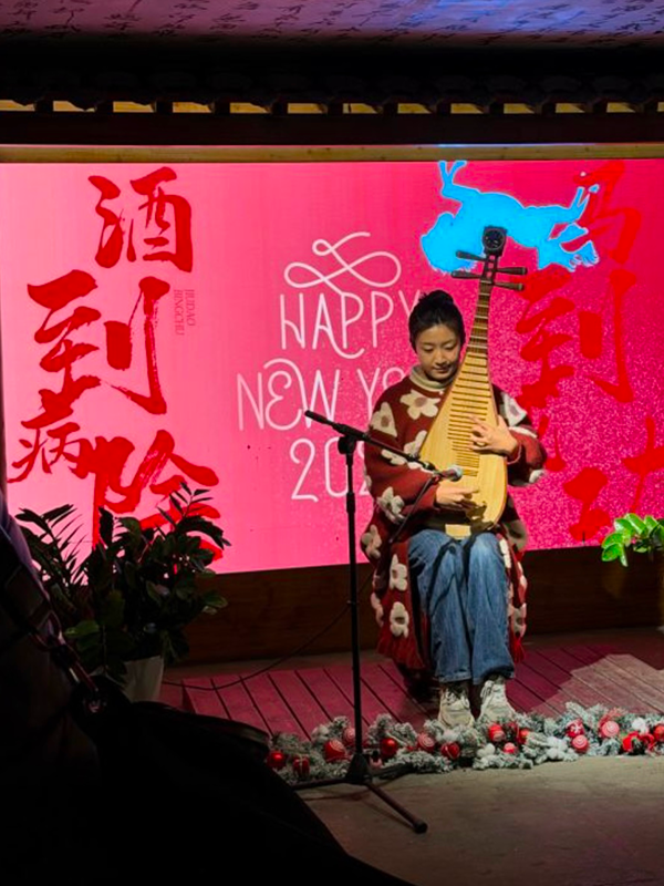 A Mystical Night Walk in Hangzhou: Wushan Bar & Night Market Experience