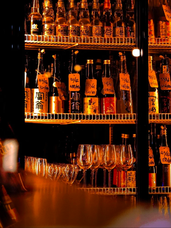 Authentic Shanghai Nightlife Experience: Secret Bars & Traditional Chinese Divination