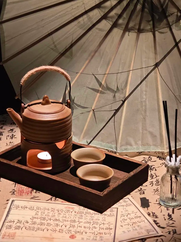 Authentic Shanghai Nightlife Experience: Secret Bars & Traditional Chinese Divination