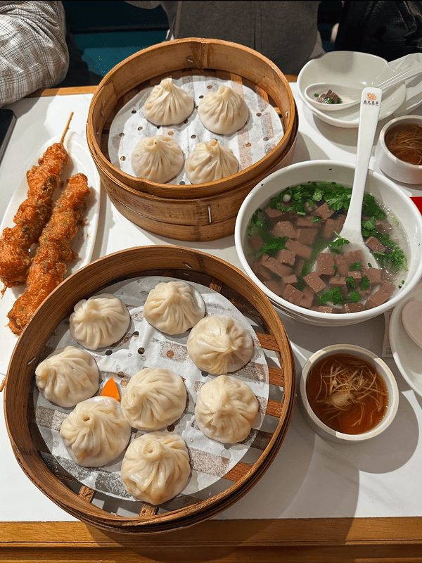 Shanghai Foodie Tour: Discover the Flavors of the City Like a Local