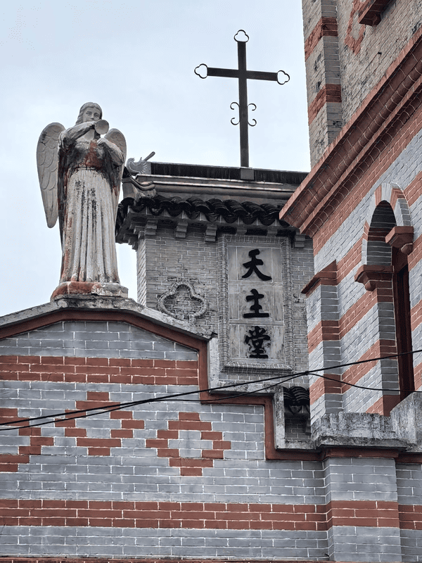 Zhujiajiao Blessing Experience: Temple Rituals, Paper Cutting & Jade Name Carving